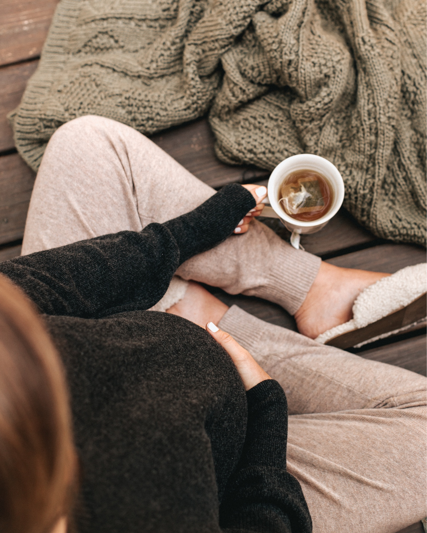 cozy fall loungewear - cashmere blend joggers and sweater, neutral loungewear - sized up to medium to fit bump, otherwise I would say go with your true size 

#LTKstyletip #LTKSeasonal #LTKbump