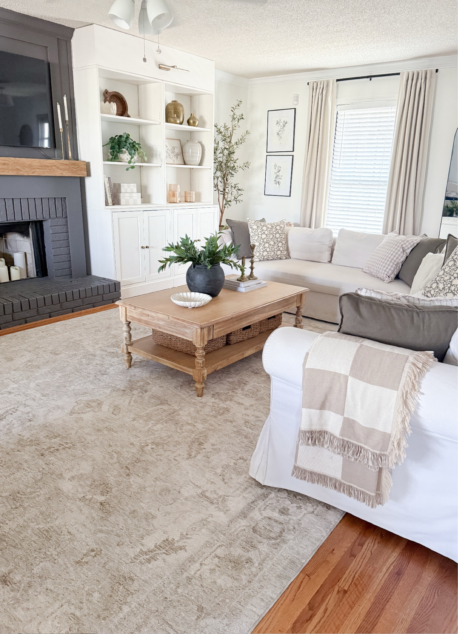 My rug is on sale today!!!
I have the 9’6” x13’
It has beautiful neutral colors, a vintage feel and tiny baby fringe detail on each end. 

#LTKSaleAlert #LTKStyleTip #LTKHome