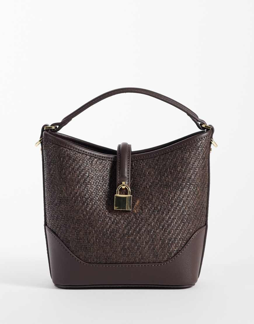Mango – Gewebte Beuteltasche in Dunkelbraun mit Schnalle-Brown | ASOS (Global)