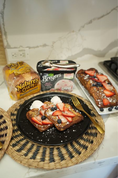 #ad The perfect Mother's Day brunch french toast! @naturesownbread Butter Bread + @breyers All Natural Strawberry Ice Cream are both from @TARGET & taste amazing together!

#Ad #Mothersdaybrunch #Brunch #FrenchToast #Target #TargetPartner
