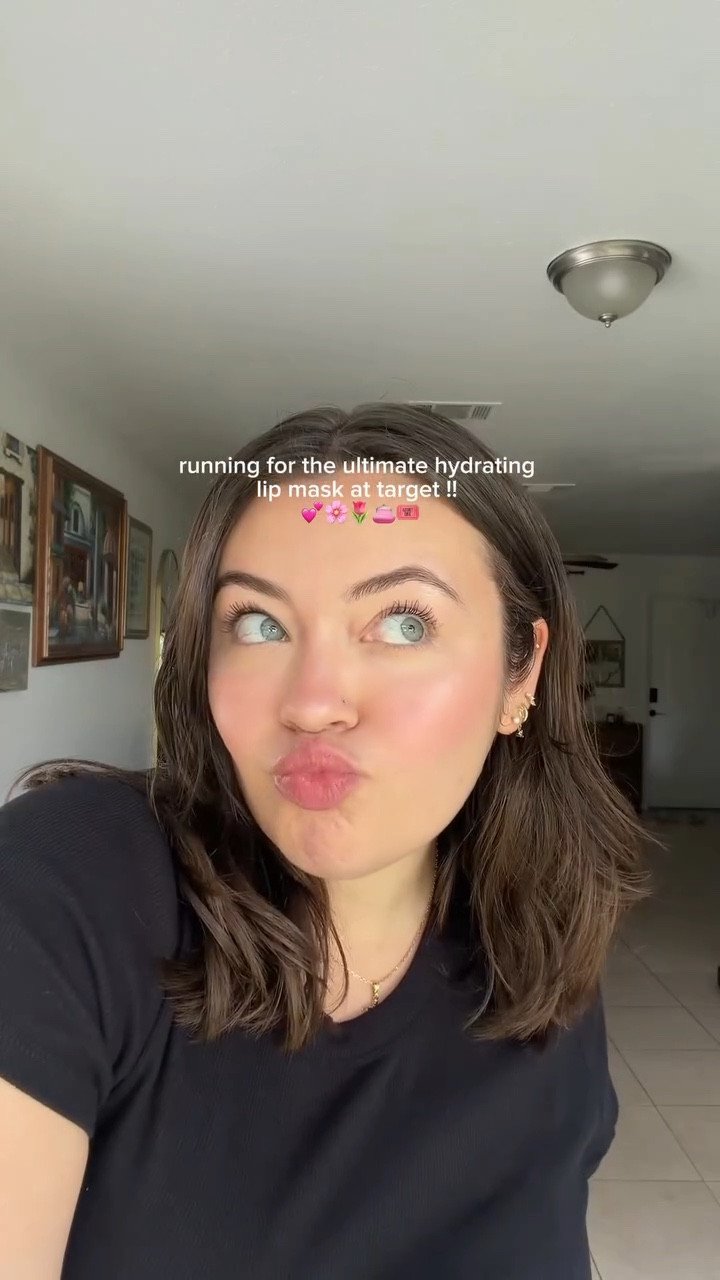 my lips have been suffferrrringggg with the weather changes so hellllooooo loops lip mask 🤩💞👛🌷 #loopsbeauty @loopsbeauty  #targetpartner #targetwellnessreset #beautyroutine @Target  #clubtarget  link in bio! ✨🌸

#LTKselfcare #LTKBeauty #LTKgrwm