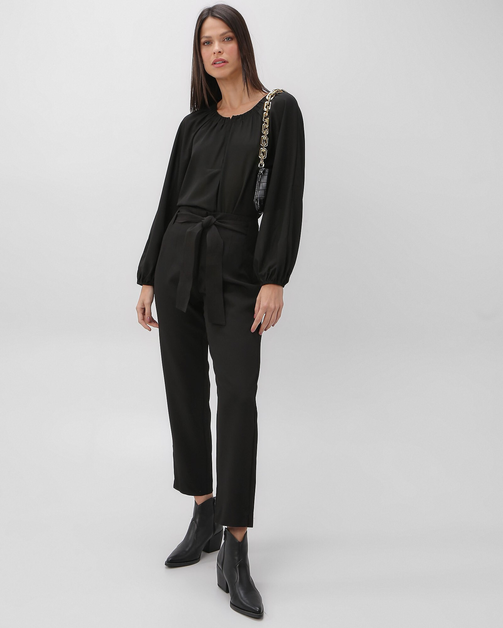 Calça feminina alfaiataria com cinto amarração preta | AK by Riachuelo | Riachuelo (BR)