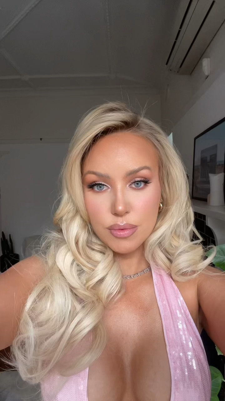 Pink sequin formal backless maxi dress

#LTKsale #LTKpartywear #LTKstyletip