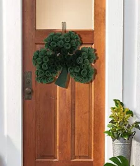 #shamrock #shamrocks #stpattysday #green #celebrate #march #holiday #stpatricksday #weargreen #lucky #luckoftheirish #leprechaun #woodcurlshamrockwreath #shamrockdoorhanging #shamrockwreath 

#LTKSeasonal #LTKFind