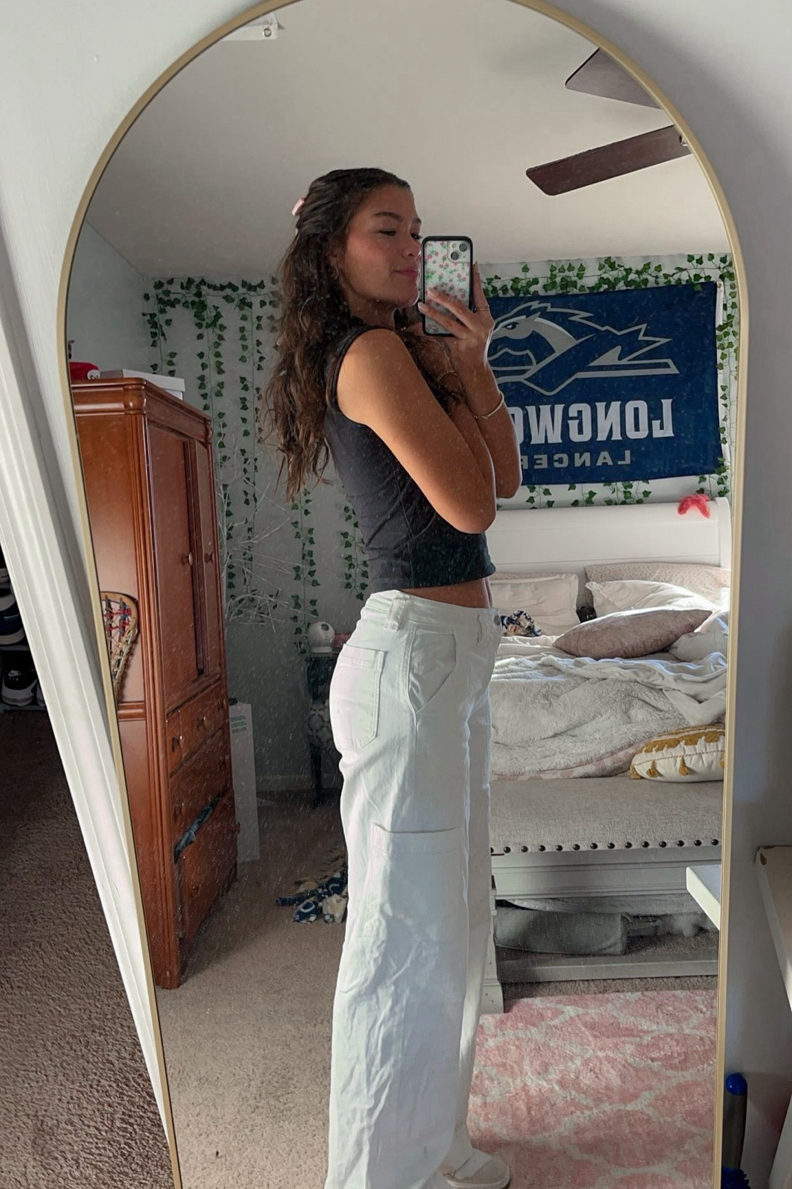 TikTok outfit! Can’t link top and bow:
Top-Brandy Melville Ella Top
Bow-Amazon 