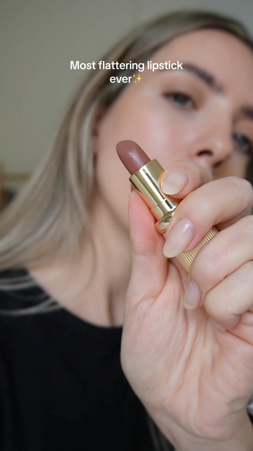 Best luxury lipstick to treat yourself!

This is the new Rouge Experience Refillable Lipstick from @lisaeldridgemakeup

This new lipstick is described as a lightweight crème lipstick that has a subtle sheen & blurring effect.

And it couldn’t be more accurate.

It’s exactly like that.


The shade Simone is the ultimate flattering (and sexiest) nude for every day; a perfect mix of brown / pink / caramel.

You can wear it lightly or full on and it’s perfection!

This formula just hits all the spots! It is hydrating, makes your lips look fuller & stays there comfortably 👌🏻

Well done 10/10!

#LTKGiftGuide #LTKBeauty #LTKParties