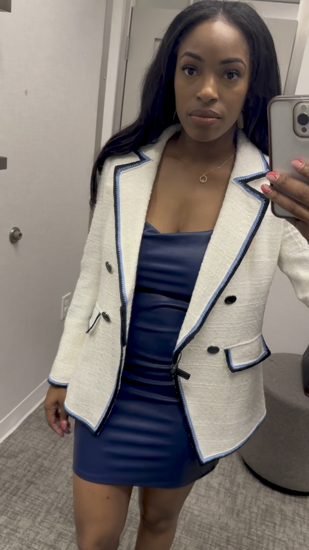Cream & blue jacket 

#LTKStyleTip