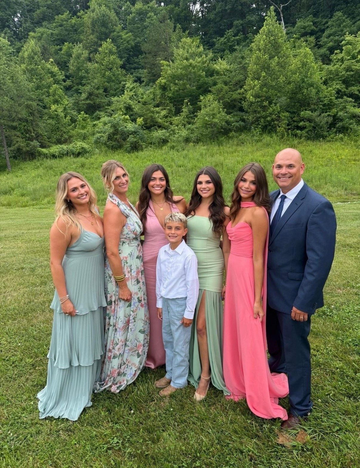 Summer Wedding Guest Dress
•
#wedding #weddingguest #weddingdress #summerformal #summereveninggown #bridesmaid #floorlengthdress #pasteleveninggown #pinkeveninggown #greeneveninggown #floraleveninggown #coraleveninggown #prom #quinceanera #dateparty #semiformal #formal #formalgown #summervibes

Our favorite dress brand @ladyblacktie