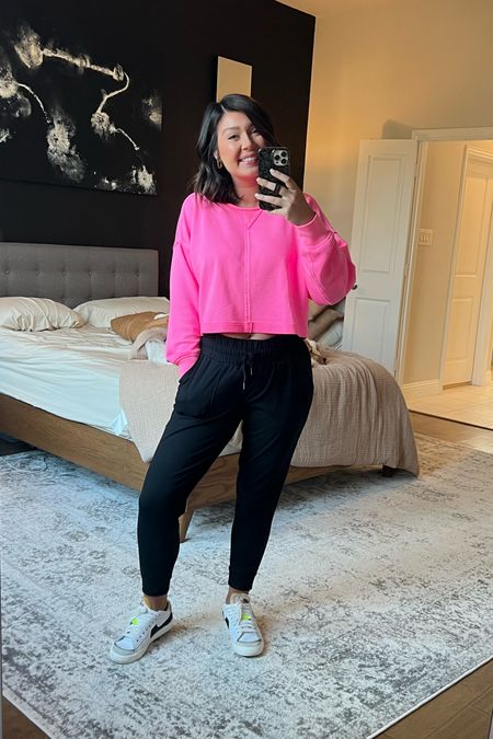 Day date comfy outfit. Wearing a medium in the cropped sweatshirt and medium in Costco joggers. Linked some similar jogger options 

#LTKstyletip #LTKshoecrush