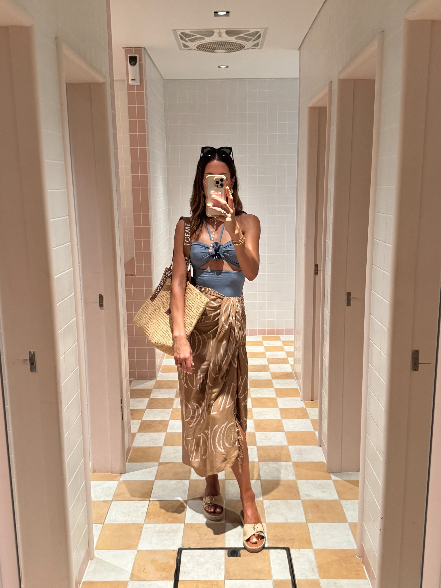 Poolside sarong look 🤎🌴


#swimwear #sarong #sunshinestyle

#LTKsummer #LTKuk