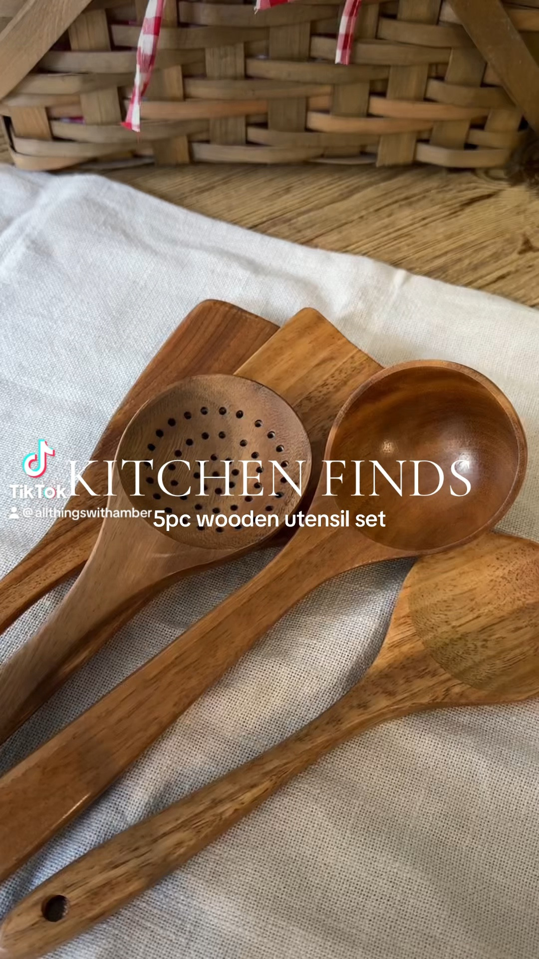 Wooden utensil set