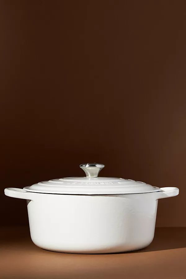 Le Creuset 7.25 QT Round Dutch Oven By Le Creuset in White Size L | Anthropologie (US)