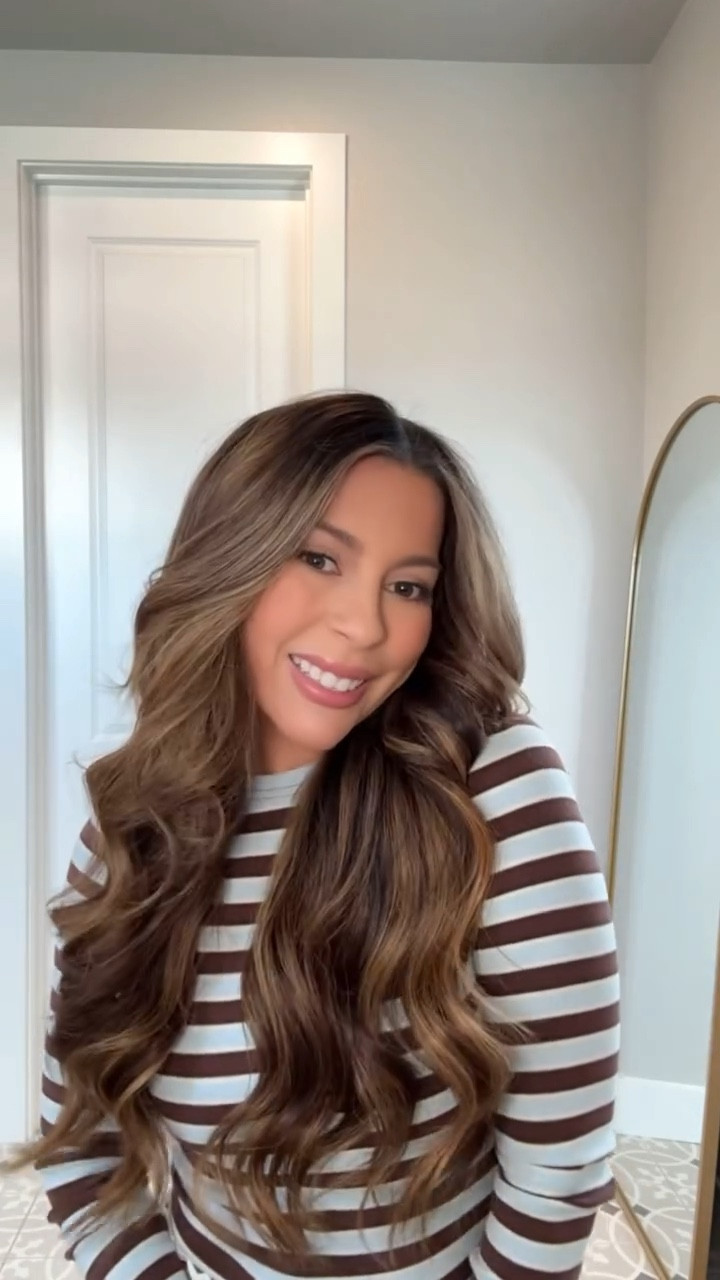 No gatekeeping here! Sharing my highly requested hair curling tutorial… and yes I curl my hair with a straightening iron! 😋 Drop any questions you have below! #hairtutorial #haircurling #t3micro #hairbyme