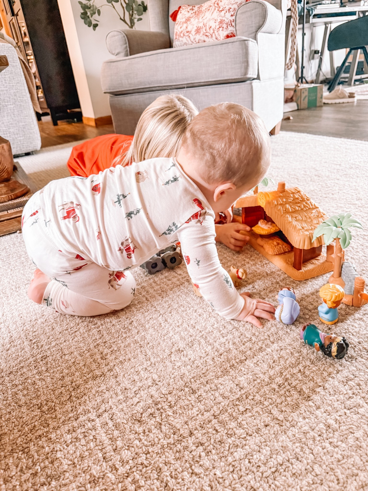 Little people nativity scene & the softest baby pajamas

Toddler pajamas 
Target finds 
Baby toys 
Christmas gift 
Toddler toys

#LTKBaby #LTKGiftGuide #LTKHoliday