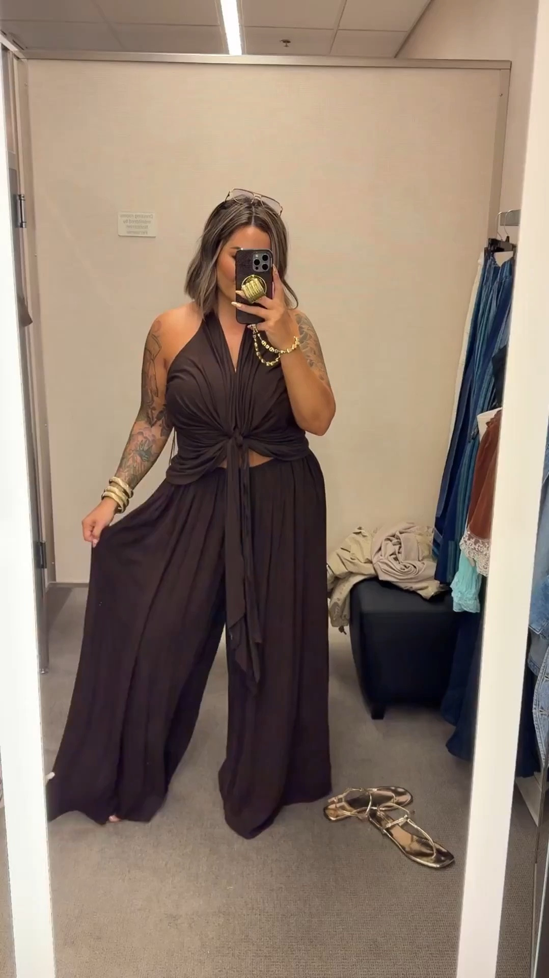 My favorite linen pants came out in brown I snatched these up sooooo fast.  

Pants M size down they run big 
Top size down wearing L here but it was really big I ordered M online.

Follow my shop @shaynaslife on the @shop.LTK app to shop this post and get my exclusive app-only content!

#liketkit 
@shop.ltk
https://liketk.it/6iljP