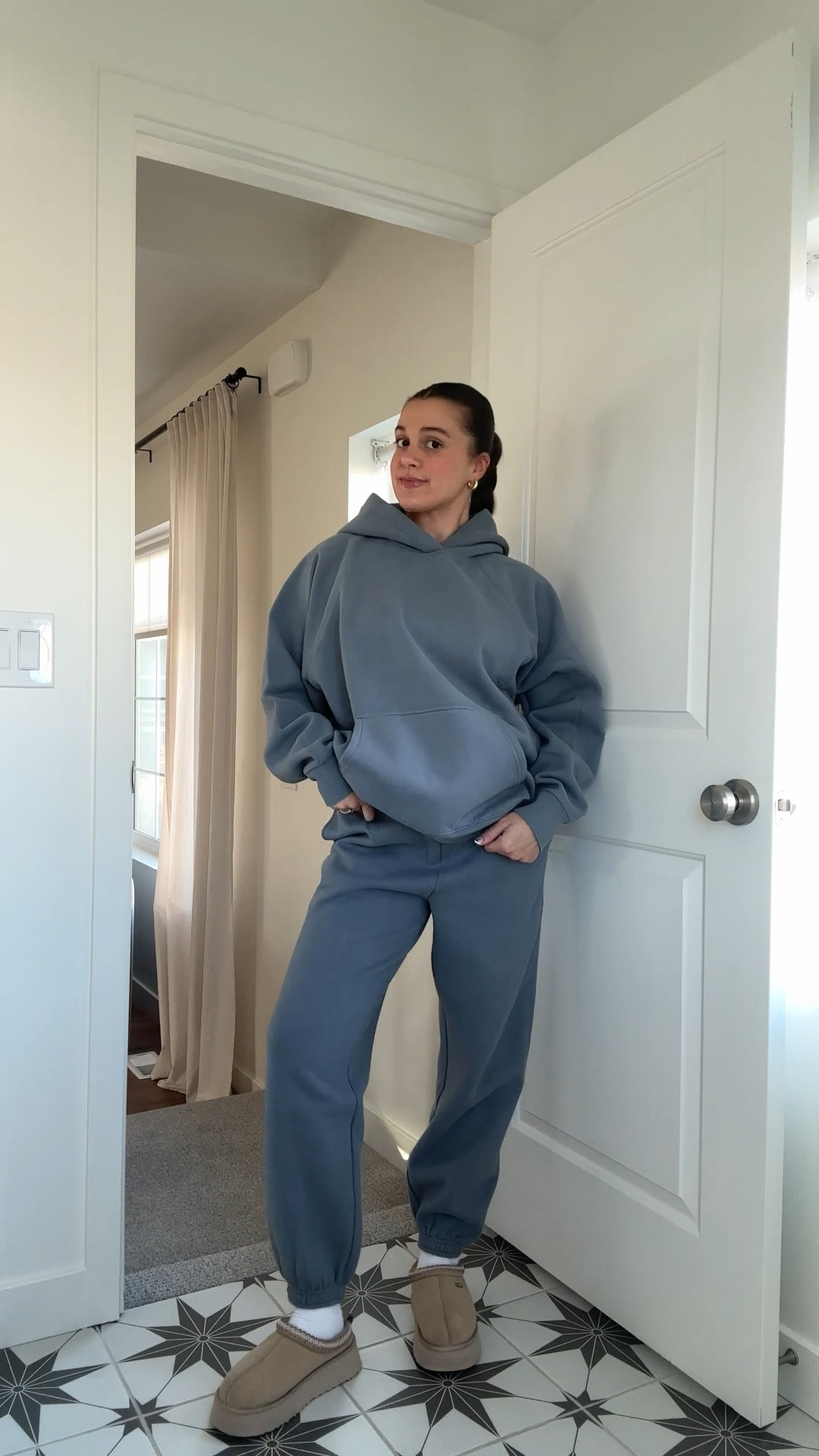 Aritzia grey online sweatpants