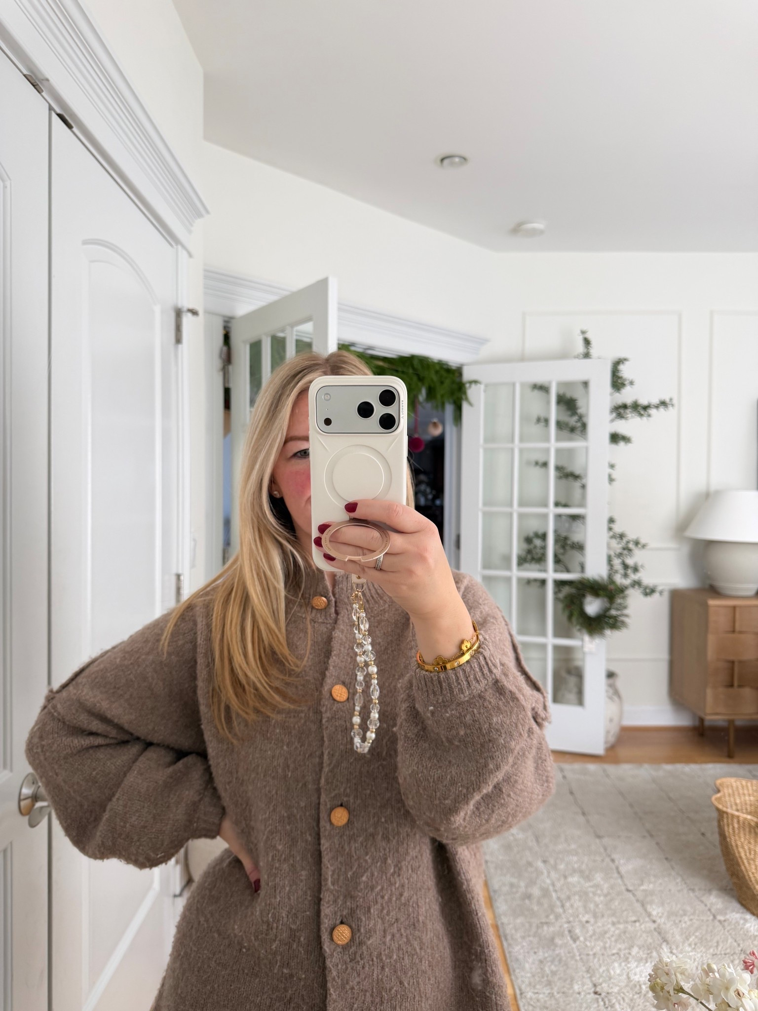 New accessories for my iPhone 17 that would make a perfect stocking stuffer! 

#christmas #holidaygift #giftsforher #stockingstuffer #amazonfinds @amazon 

#LTKHoliday #LTKGiftGuide #LTKmomlife