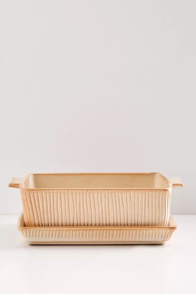 Sienna Lidded Baking Dish | Urban Outfitters (US and RoW)