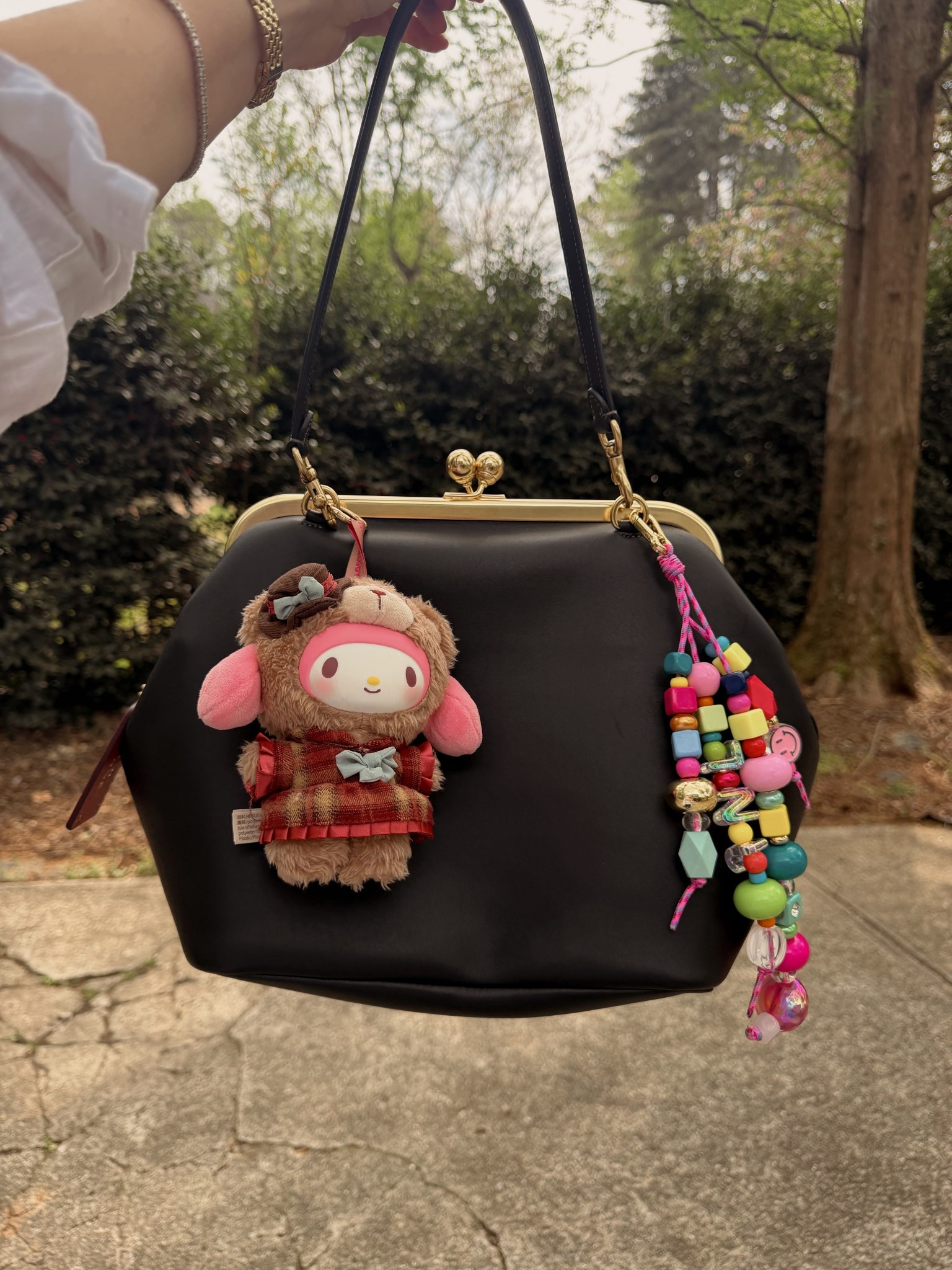 Bag of the day 🖤
Coach Kisslock 27
DIY Baublebar bag charm kit
Kiss lock frame bag
Black bags
Black purse


#LTKootd #LTKdayinmylife