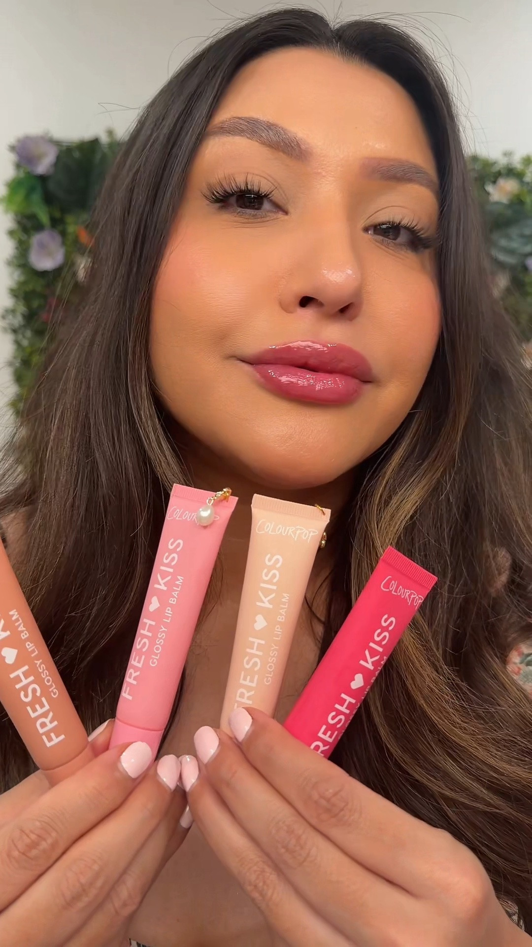 Glossy lip balms without breaking the bank. Plush and cushiony with the fancy peptides 🙂‍↔️✨👏🏽💦