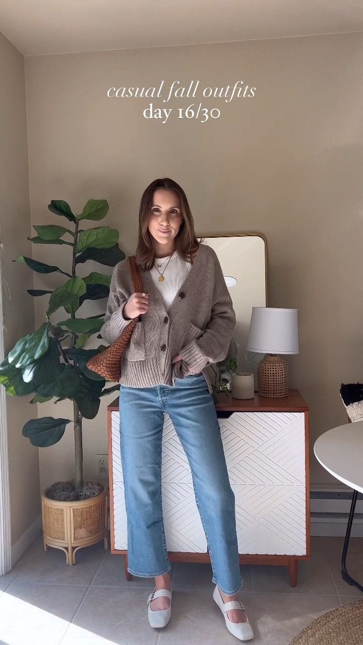 Casual fall outfits 16/30🍂 another outfit almost entirely from Amazon! This cardigan is one of my most worn pieces…easy to dress up or down and I love the fit!

SIZING
Cardigan - small
Tank - xs
Jeans - 25

Amazon finds | amazon fashion | cardigan outfit | ballet flats | 30 days of outfits | Mary janes | woven bag | Levi’s jeans | fall style | casual fall outfit



#LTKfindsunder100 #LTKstyletip