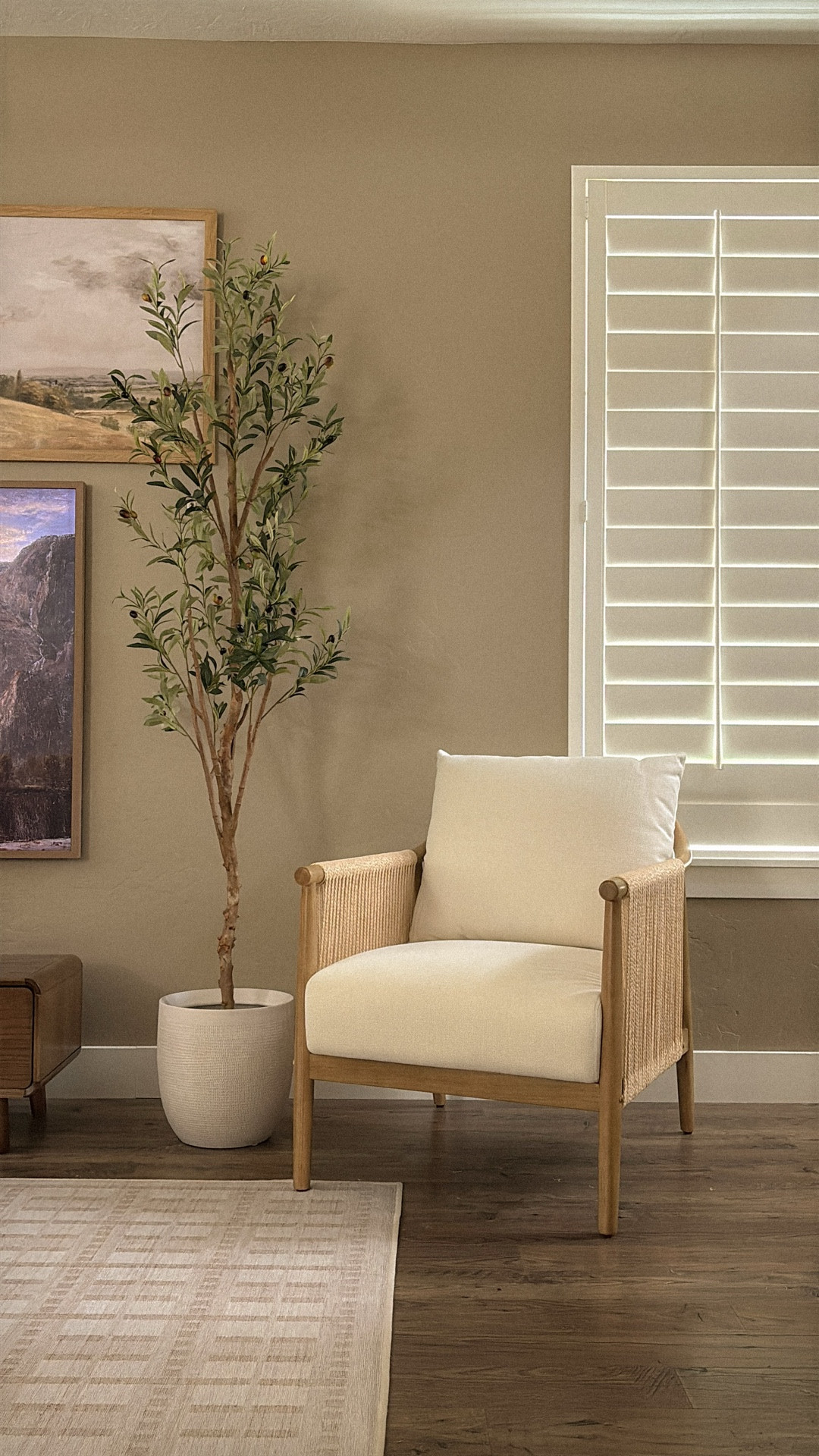 Rooted in simplicity, refined in texture 🌿 This matte cheesecloth planter is the quiet hero of any boho-inspired space—soft, earthy, and effortlessly calming.⁠

#MinimalistDecor #NeutralHome #TexturedPlanter #BohoVibes #SlowLivingStyle #WabiSabiDecor #MutedTones #PlantLovers #EarthyInteriors #OrganicTextures #CozyCorner #HomeWithIntent #PlantAesthetic #SimpleStyling #NaturalElements

#LTKHome #LTKSaleAlert #LTKStyleTip