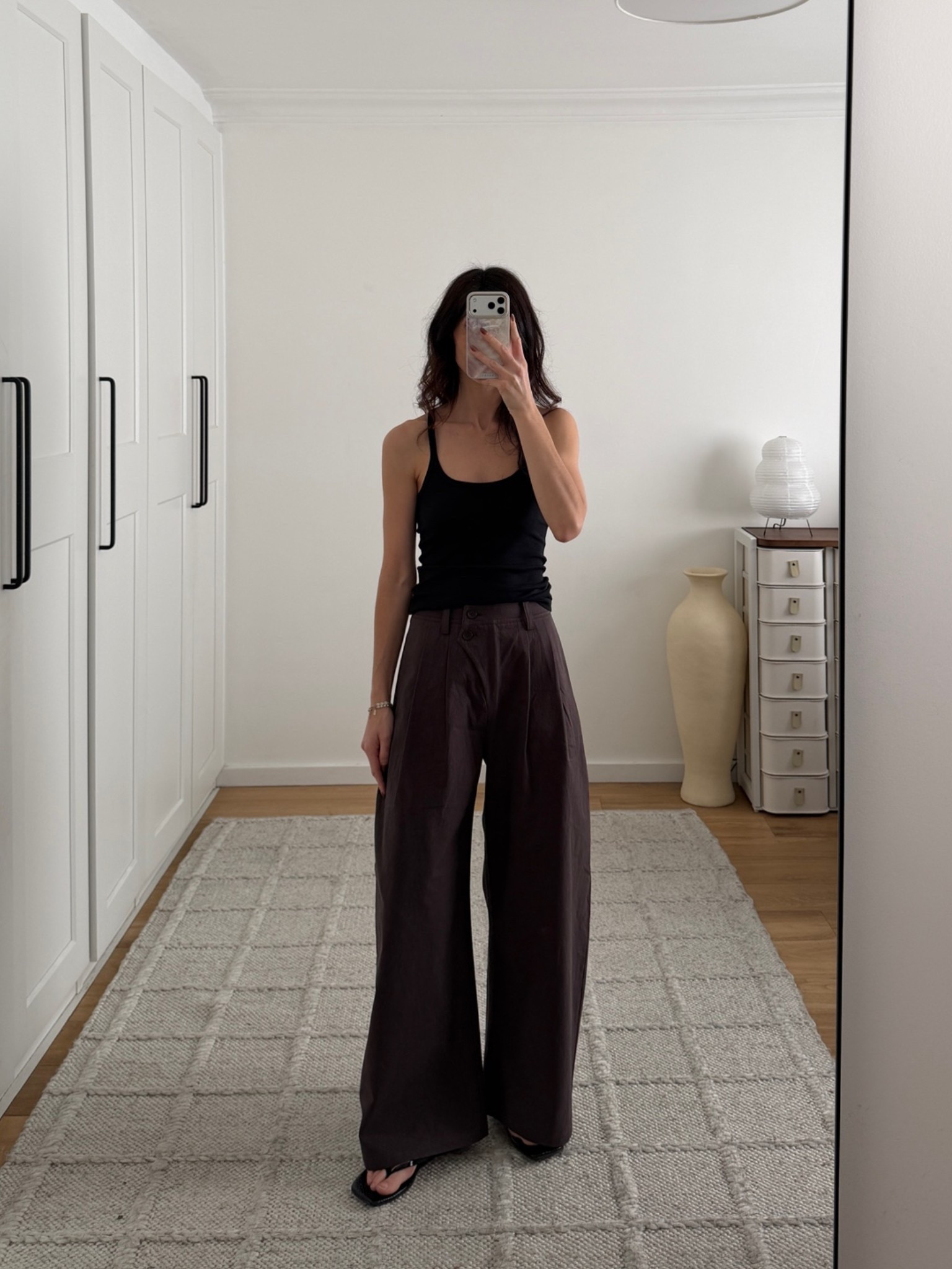 LOVING these wide leg pants from INSIS. They remind me a lot of my beloved apiece apart cybil pants! I wear size US4/AU8
