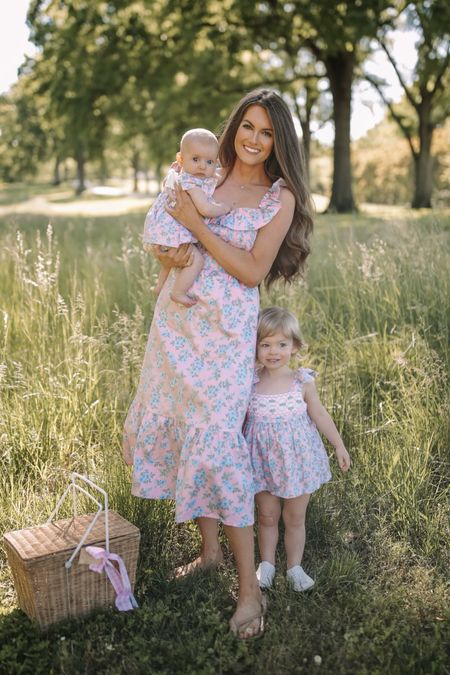 Easter dresses for the whole family! 
Floral Easter dress, family Easter dresses, matching Easter dresses, spring dresses 