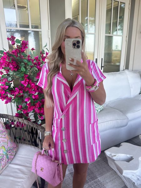 I love this pink romper!
Wearing size small! 