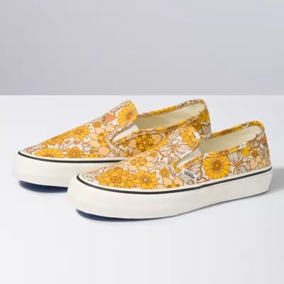 Trippy Floral Slip-On SF | Shop Womens Shoes At Vans | Vans (US)