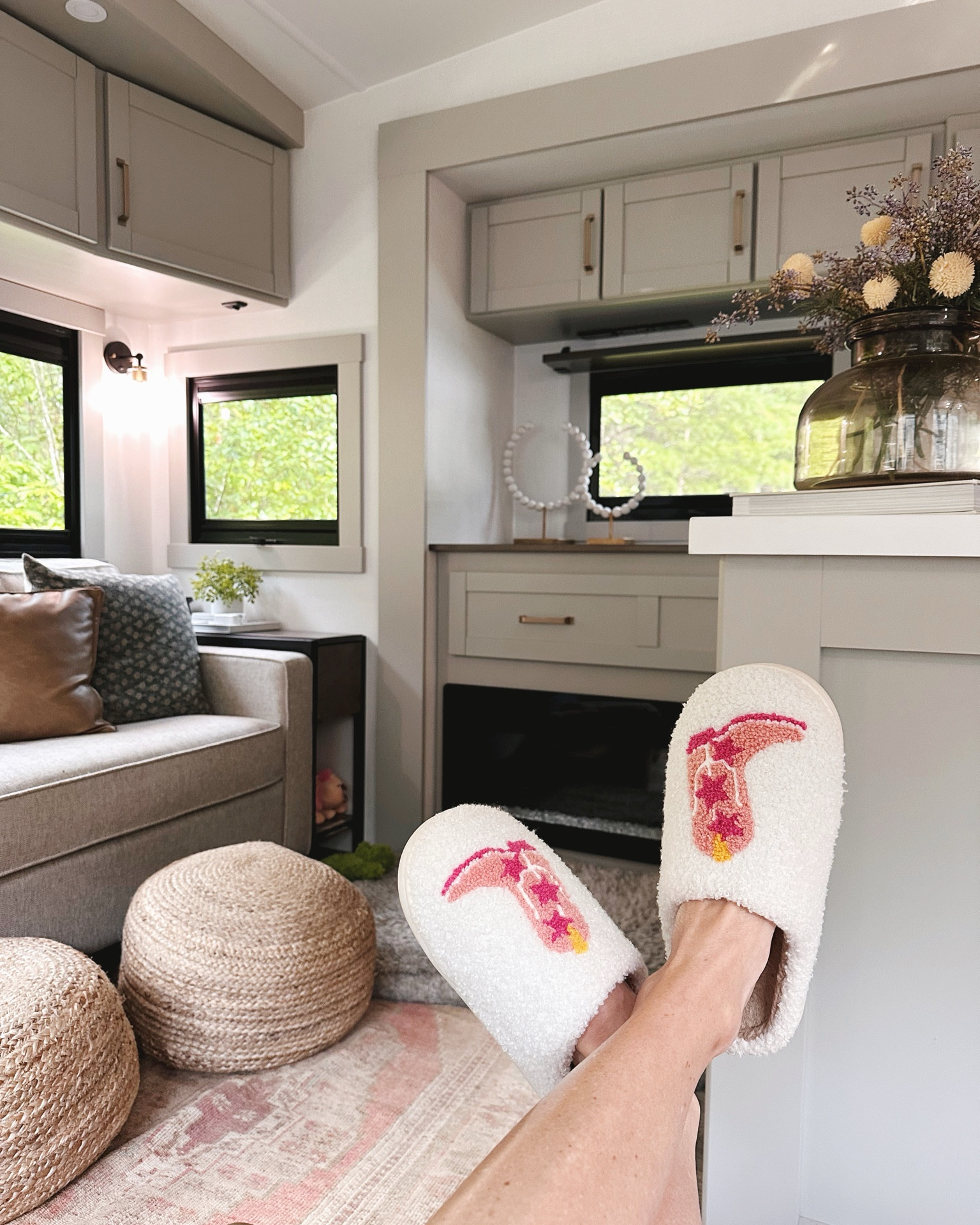 The most comfy Amazon slippers with the cutest cowgirl boots 🤠

#LTKShoeCrush #LTKStyleTip #LTKBeauty