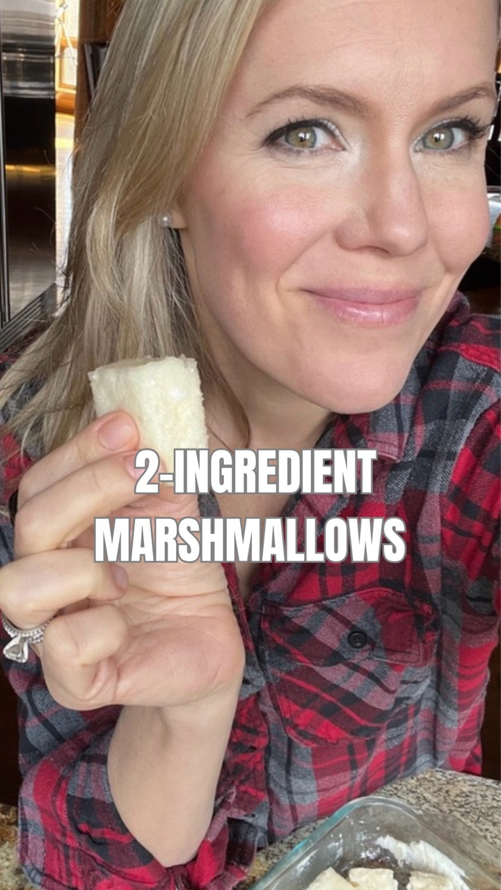 🍏 2-Ingredient Marshmallows 🍎 

Ingredients
- 500 grams apples, peeled and chopped (about 4 apples)
- 200 ml water
- 1 tablespoon honey or maple syrup (optional)
- 30 grams gelatin

Instructions: 
- Peel, core, and chop the apples.
- Place apples in a pot with the water and cook over medium heat until very soft, about 15 minutes.
- Blend the mixture until completely smooth to create an apple purée. Sweeten if desired.
- Pour the purée into a stand mixer, add the gelatin, and whip on medium-high speed for 15–20 minutes until light, fluffy, and glossy.
- Spread the mixture evenly into a 9x13 dish. Cover and refrigerate for at least 2 hours, or until fully set.
- Once firm, cut into squares and dust with powdered sugar for extra sweetness.

Such a great healthy kid snack, please share this with your mom friends! 

#gelatin #healthysnacks #marshmallows #homemade #kidsnacks