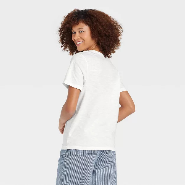 Women's Short Sleeve T-Shirt - Universal Thread™ | Target