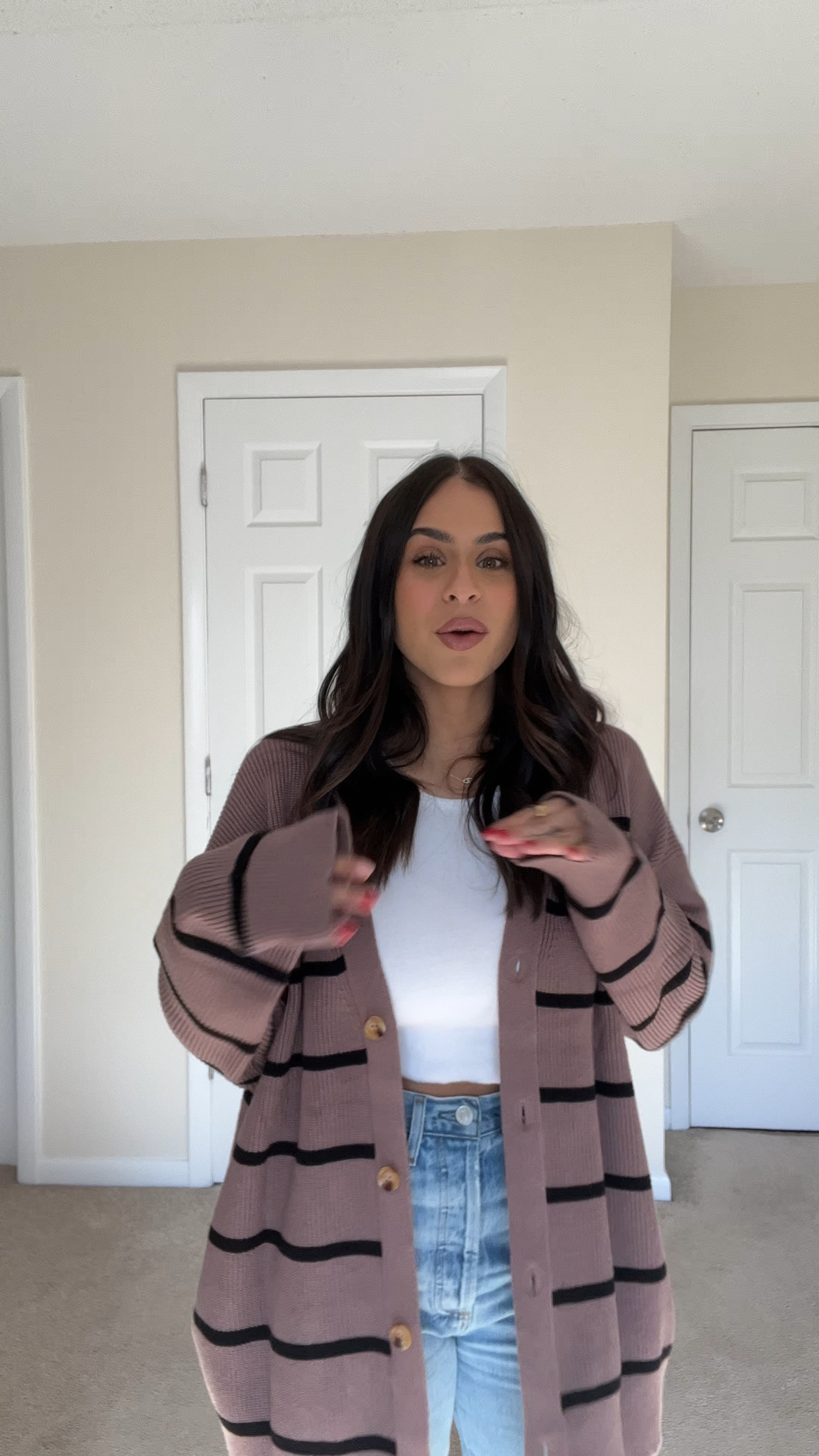 I’m wearing a small in the color Stripes Nutmeg🧸