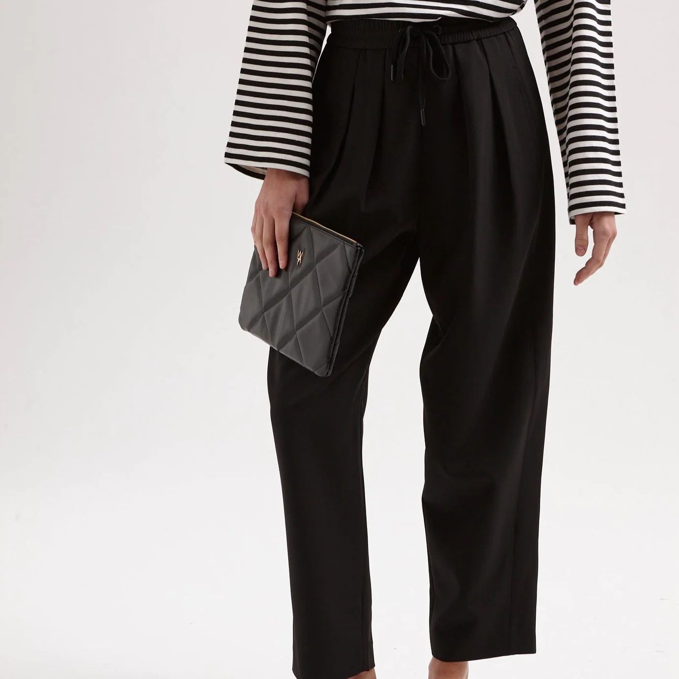 THE ULTIMATE RELAXED TROUSER - BLACK | WAT The Brand