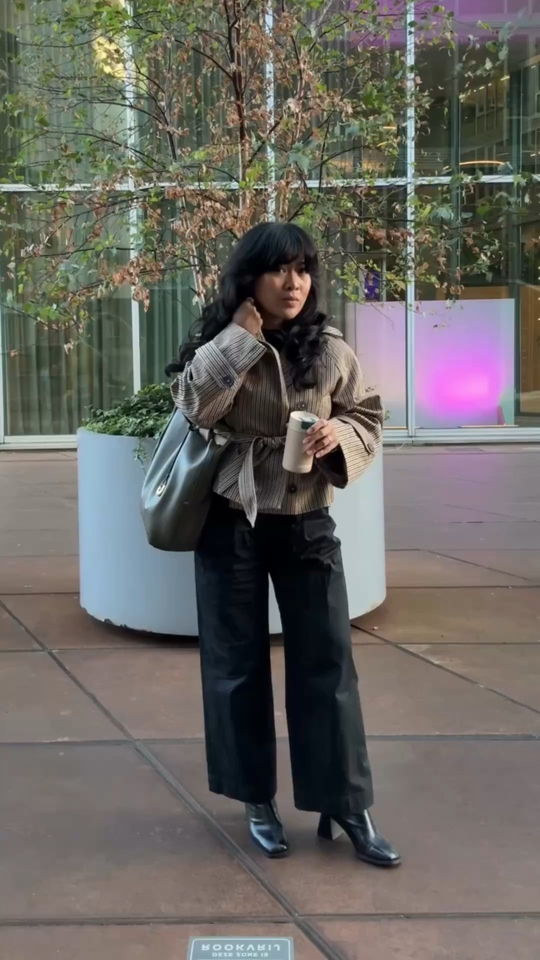 4 hours sleep, will I survive? 🫩💻

I don’t know about you, but I like making food for my teen when I get the chance! It’s his first day of MBO school today! 🥹 I’m more excited to be honest 😂

Coat @mango | sponsored
Tote Bag @mango | sponsored

How did Monday treat you ladies? 💬👇🏽

Follow @kcinthenetherlands for daily soft life NL vlogs and daily inspo!

#corporatelife #workingmoms #teenmom #dayinthelife #eindhoven 🏷️ ditl, corporate work routine, self care mom routine, mom of a teen, work vlog, office life, asmr, same vlog, no trending sound