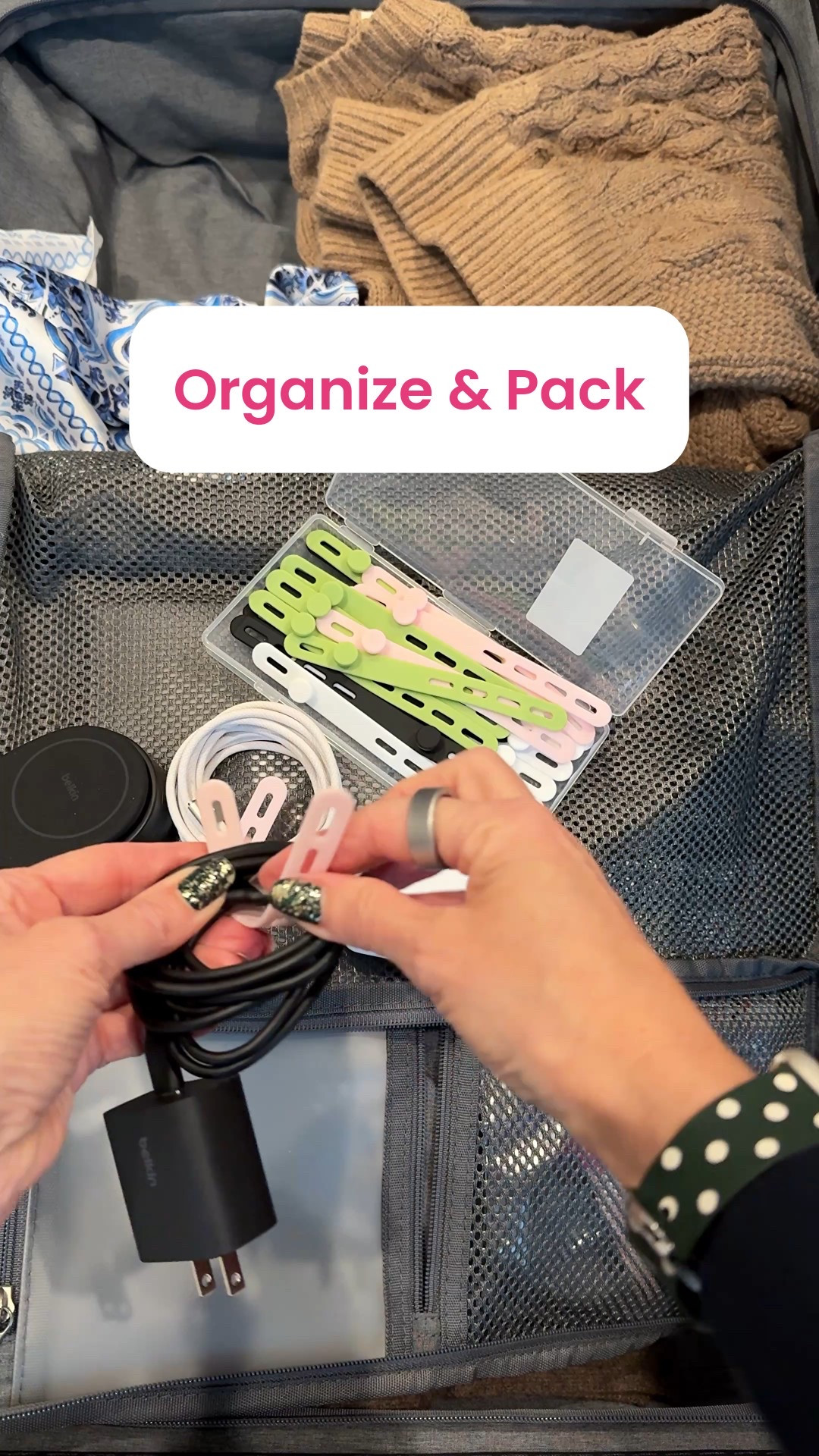 Keeping the cords containedd

#LTKTravel