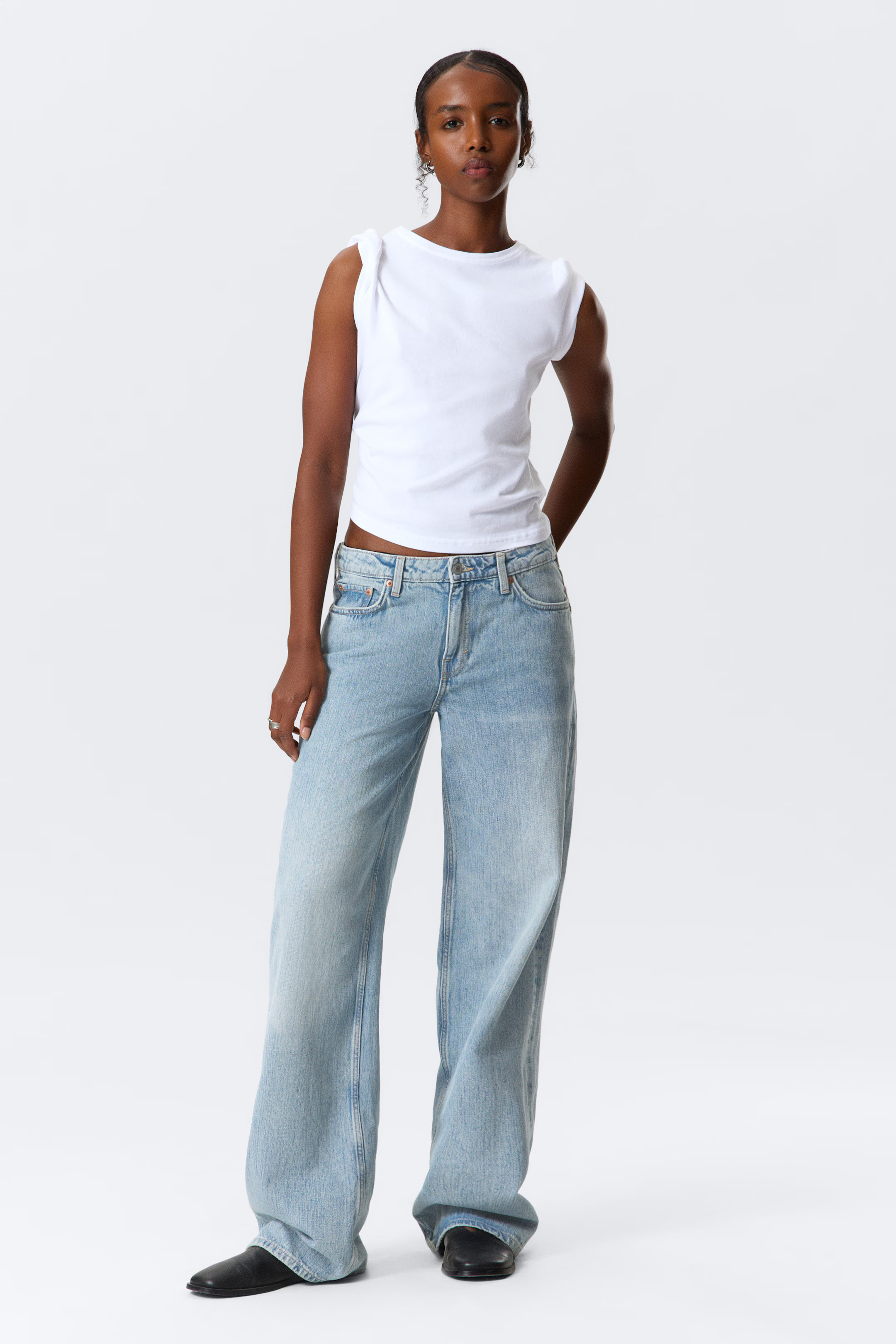 Ample Low Waist Loose Wide Leg Jeans | H&M (DE, AT, CH, NL, FI)