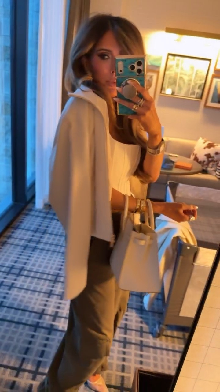 Wearing an XS in the jacket and US 2 in the pants! 

Zara fashion, Zara finds, Nordstrom fashion, Nordstrom finds, Bomber jacket, Army green pants, Silk scarf, Hermès inspired scarf, Fall outfits women, Date night outfits, Gemme Beauty, Emily Gemma

#LTKSeasonal #LTKgrwm #LTKCon