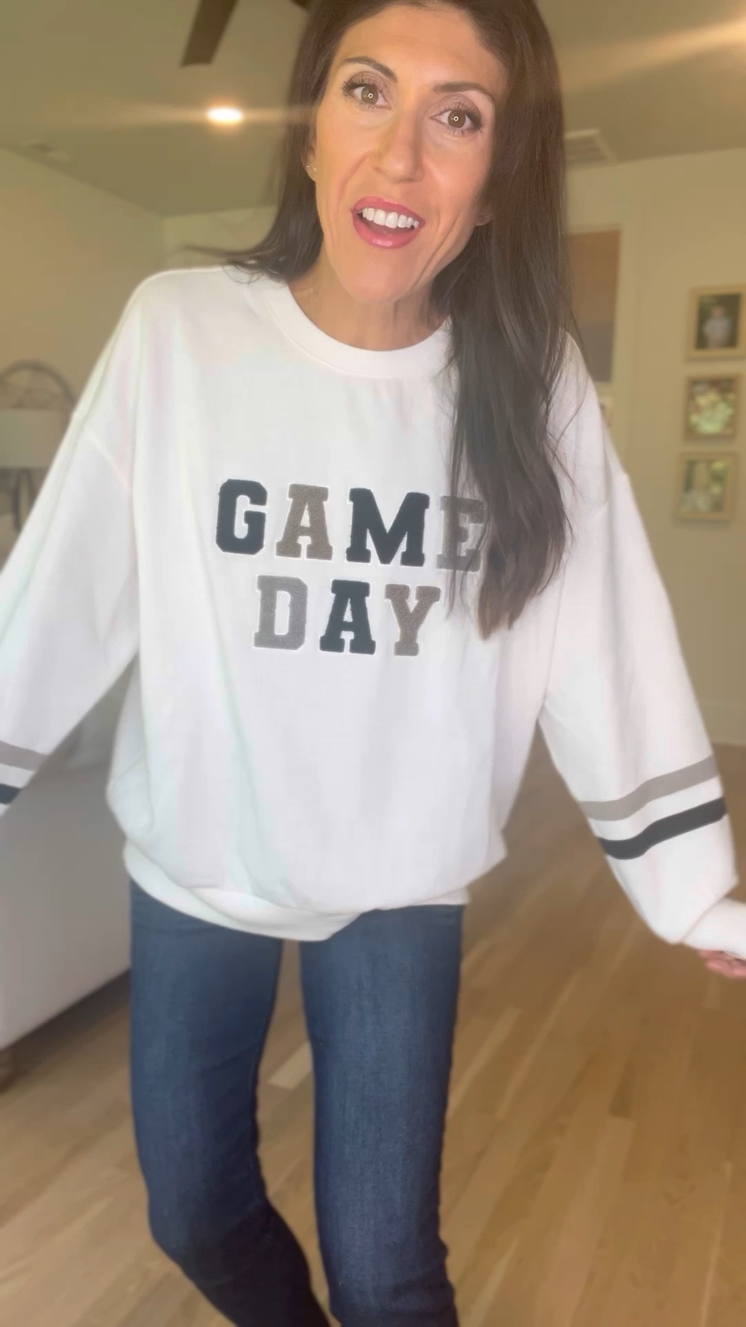 The Perfect Game Day Sweatshirt! 🏈 ⚽️ 🏀 #casualmomoutfit #casualmom  #fallfashion #gamedayoutfit #sports #fallsweaters #falloutfitinspo

#LTKSeasonal #LTKFindsUnder100 #LTKVideo