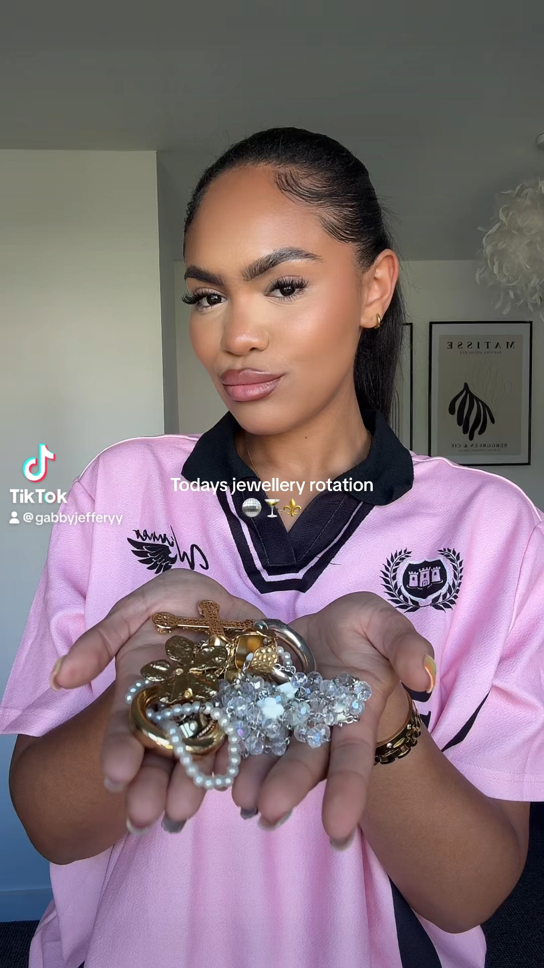 Obsessed with my jewellery at the moment🪩🍸⚜️

#LTKU #LTKFestival #LTKstyletip