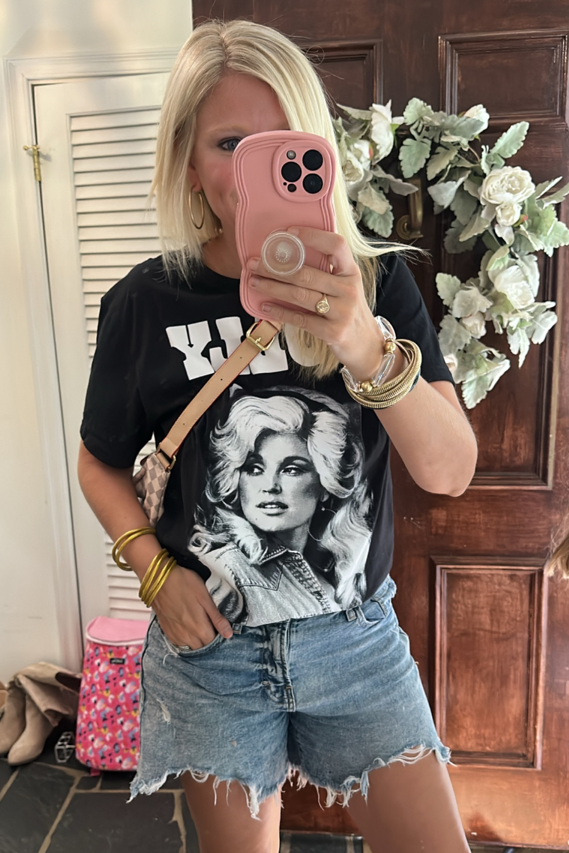 Wore my new $9 Dolly Parton tee tonight from Walmart! In a M - men’s sizing. 


#LTKstyletip #LTKunder50 #LTKFind