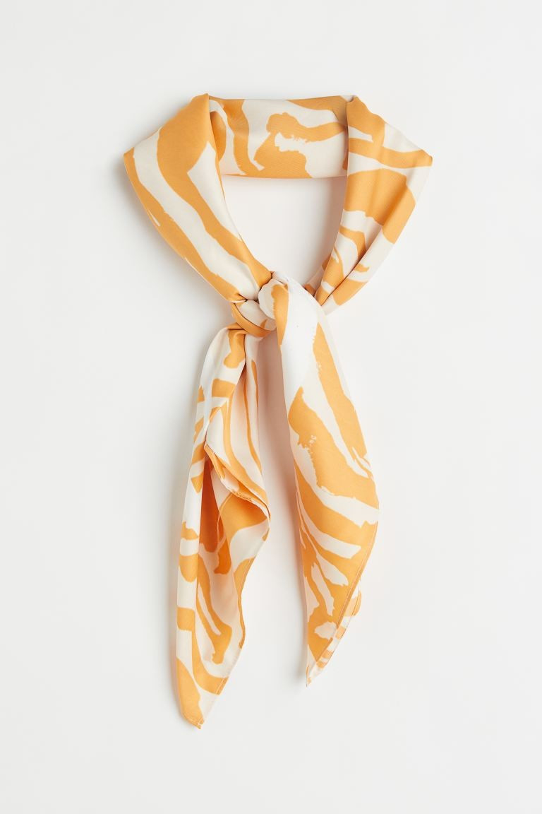 Conscious choice  New ArrivalScarf in softly draped satin with a printed design.CompositionPolyes... | H&M (US + CA)