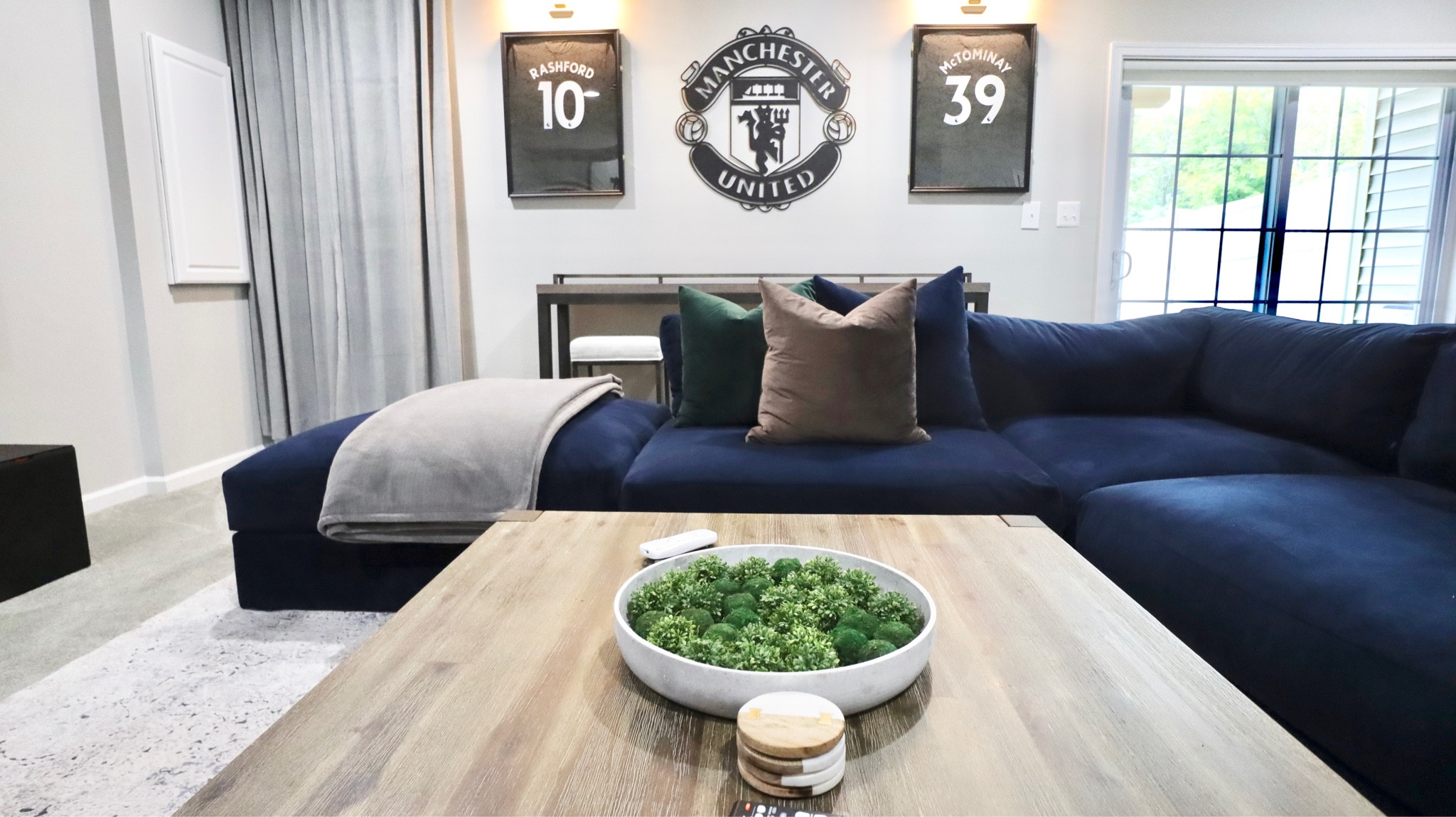 Featured items from my YouTube basement / entertainment space tour!


#basement #basementdecor #entertainmentspace #recroom #mancave #sectional #coffeetable #accentpillows #consoletableset #amazon #amazonhome #amazonfinds 

#LTKhome