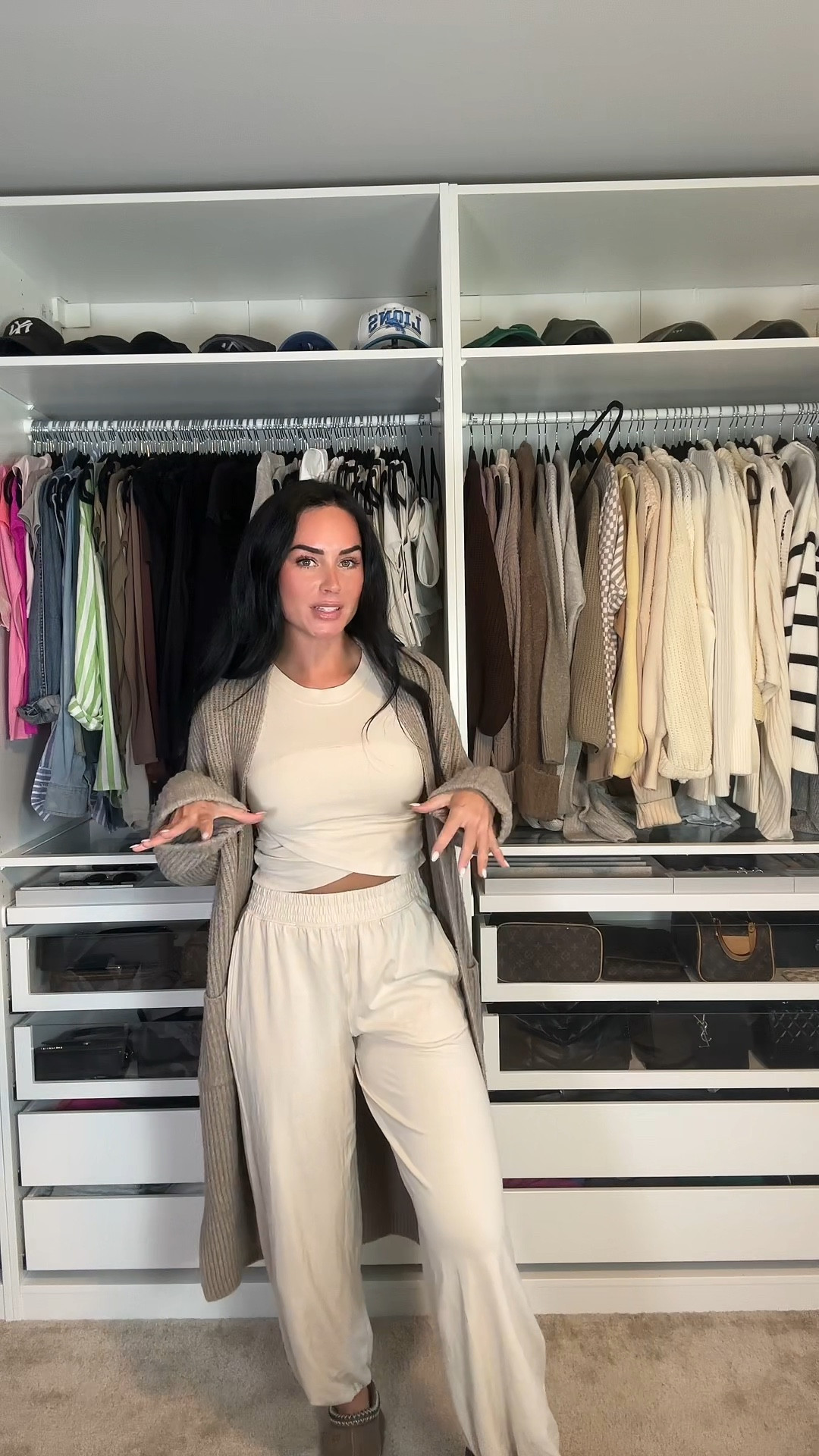 Wearing size smalls in this cozy fall outfit 🤎

#LTKStyleTip #LTKVideo #LTKShoeCrush