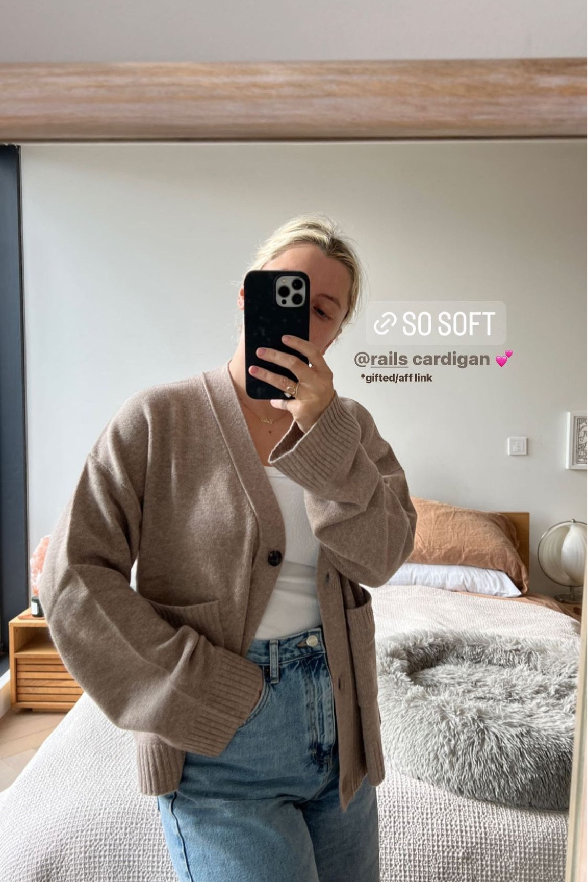 I will be living in this soft wool and cashmere cardigan! Made from recycled fibres too. LOVE! 

#LTKstyletip #LTKSeasonal #LTKfit