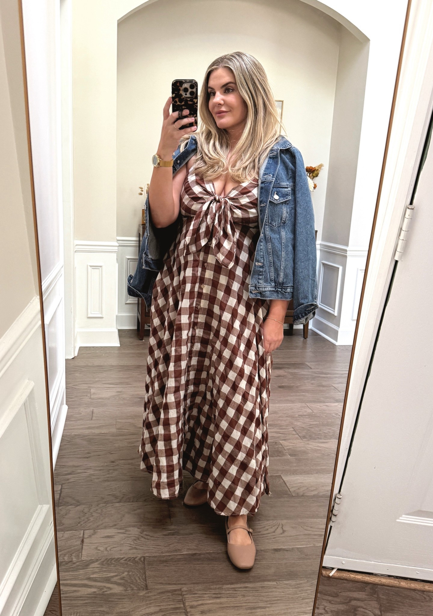Wearing a Large in this brush gingham dress- currently on major sale! 


#LTKSaleAlert #LTKFindsUnder100 #LTKFallSale
