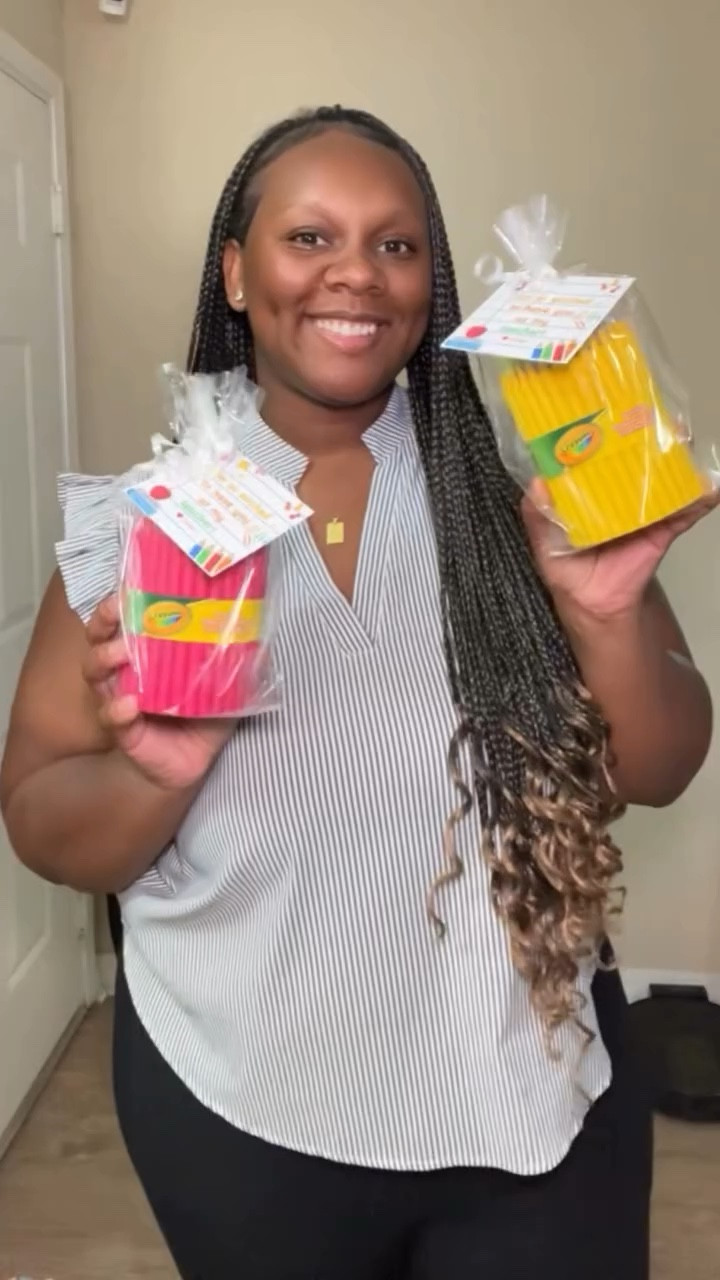 back to school gift idea for teachers 🥰 #diygift #teachergifts #teachergift #backtoschool #momlife #momlifebelike @canva @kitkat @purellbrand @eosproducts @shein_us @nerdscandy @crayola @walmart back to school gift, first day of school, teacher gift 

#LTKVideo #LTKFamily #LTKBacktoSchool