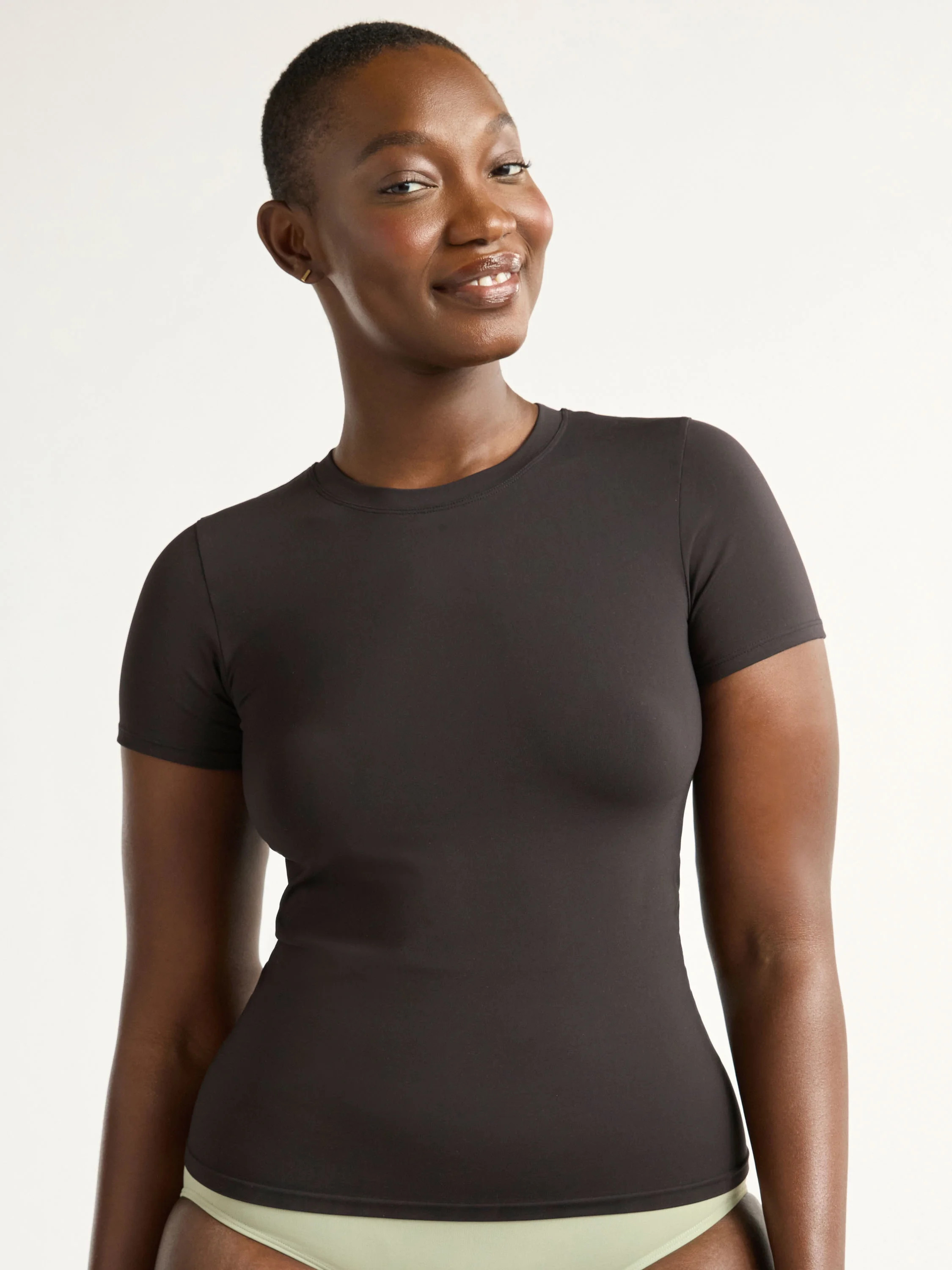 Joyspun Women's Everyday Seamless Shapewear T-Shirt, Sizes S-3XL | Walmart (US)