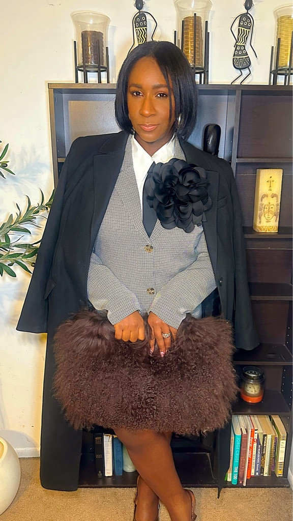 Ranking Last Week's Outfits: Though this outfit was the origin story, she comes in at 5/5 when ranking last week’s looks. Classic, feminine with the tie giving the perfect amount of juxtaposition…I think I just needed a little more color. ❤️ #WomenInSuits #FurBags #FallFashionInspo #Ties #FlowerBrooches

#LTKItBag #LTKMidsize #LTKootd